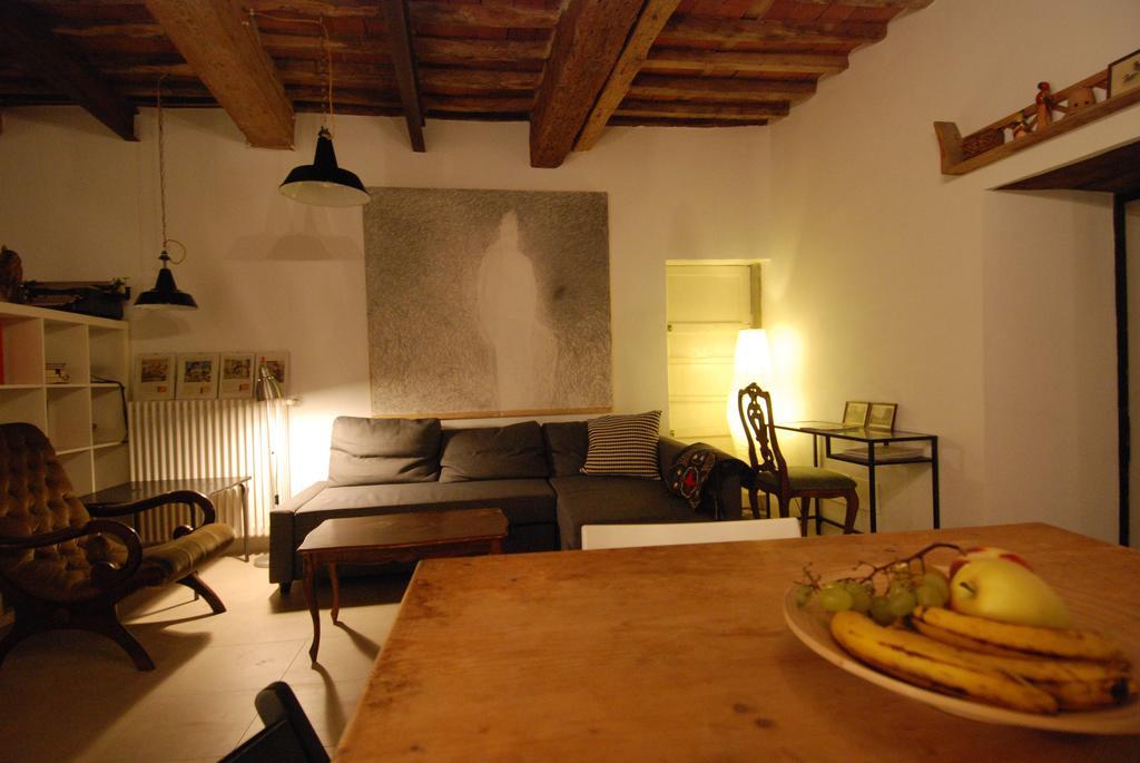 S. Agostino Fronte Mura Lucca Luaran gambar
