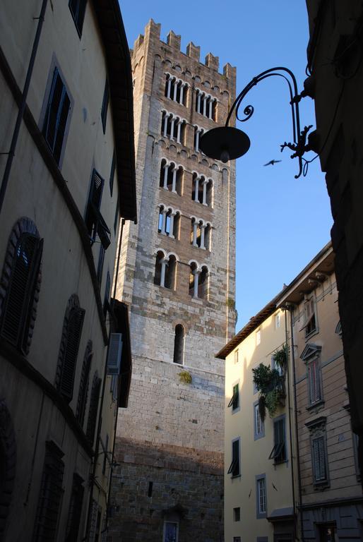S. Agostino Fronte Mura Lucca Luaran gambar